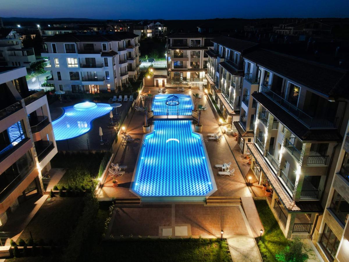 Burgas Beach Resort 2 Apartments Екстер'єр фото