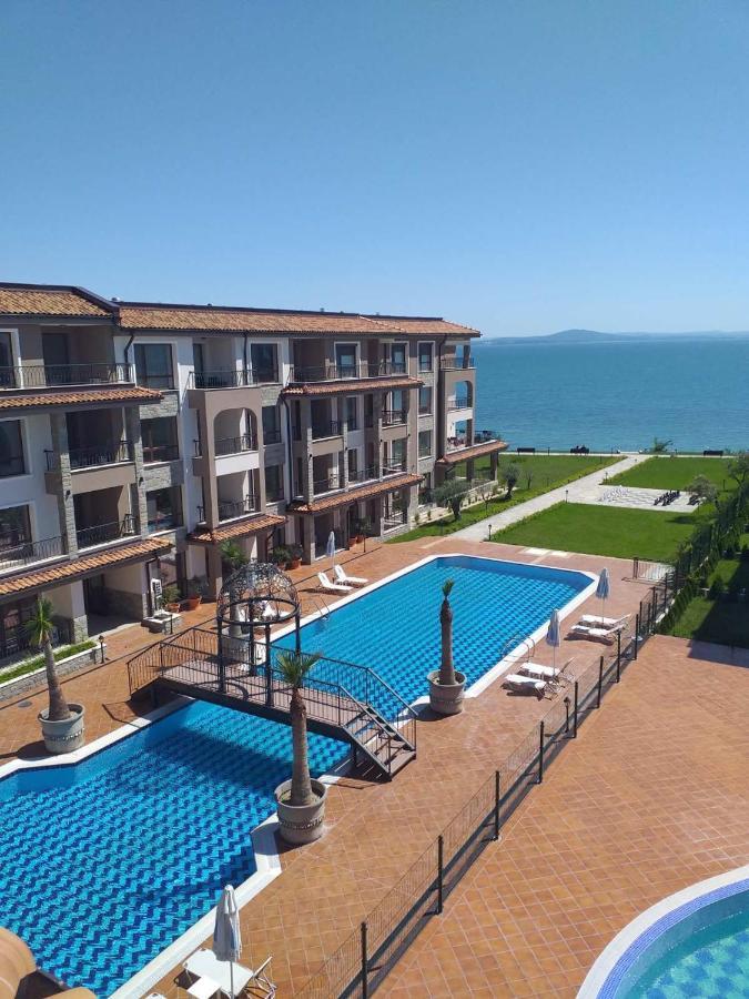 Burgas Beach Resort 2 Apartments Екстер'єр фото