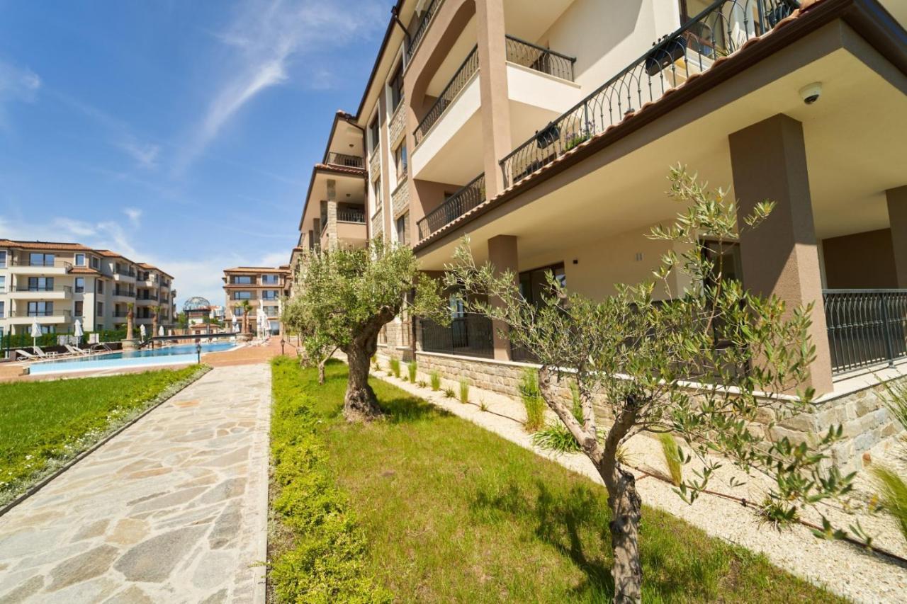 Burgas Beach Resort 2 Apartments Екстер'єр фото