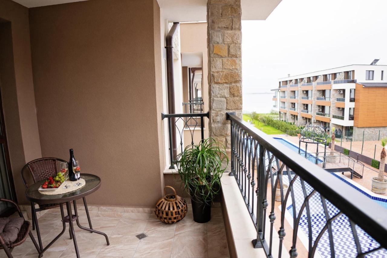 Burgas Beach Resort 2 Apartments Екстер'єр фото